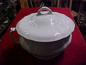 Johnson Brothers Royal Ironstone chamber pot and lid