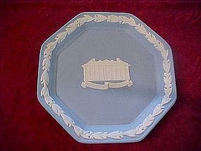 Wedgewood Octagon dish, Cowick Hall, laurel trim