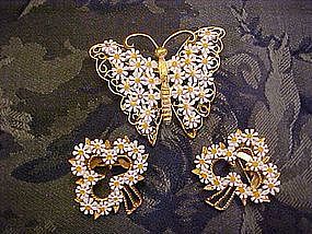 Butterfly and clovers cluster pin set