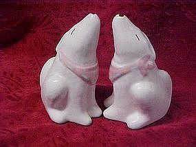 Treasure Craft howling coyote saltand pepper shakers