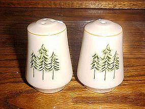 Pine tree design salt and pepper shakers