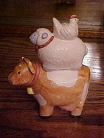 Cow, with hen and sheep salt and pepper shakers