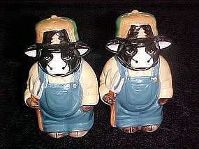 Farmer bulls, salt & pepper shakers