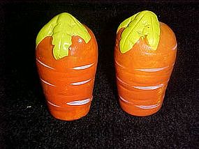 Carrot salt and pepper shakers