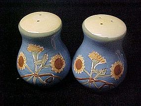 Hand painted shakers with sunflower bouquet