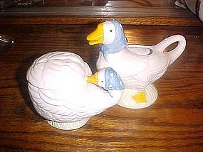 Lucy Goose creamer and sugar set