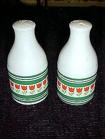 Dutch tulips design, salt and pepper shakers