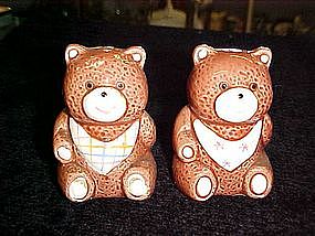 Teddy bears with bibs, salt and pepper shakers