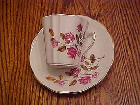 Royal Dover bone china tea cup and saucer w roses