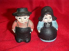 Amish couple salt and pepper shakers