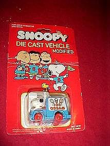 Snoopy Ice cream truck, die cast vehicle, in pkg