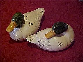 Otagiri duck  shakers with calico cattail pattern