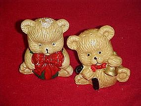 Vintage bear with bows salt and pepper shakers