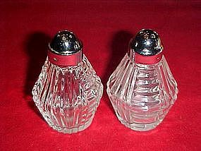 Anchor hocking clear glass vintage shakers