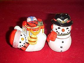 Snowman, salt and pepper shakers, with Christmas gifts