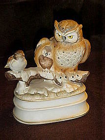 Owls and bird musical figurine, winter snow