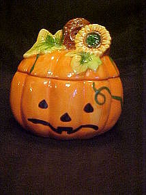Jack-o-lantern cookie treat jar, Halloween