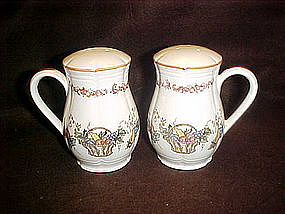 Large ceramic range shakers with fruit basket