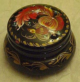 Small wood laquer pill box, hand painted