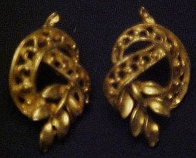 Goldtone leaf and ribbon earrings, post back