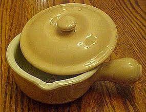 Hall China #644 side handle covered soup, pour spout