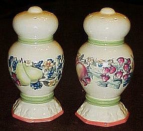 Sweet Country harvest  salt and pepper shaker set