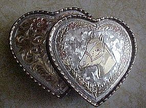 Double heart, western belt buckle with horse head