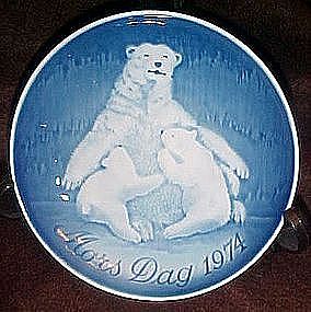 Royal Copenhagen, 1974 Mothers Day plate, Polar Bears