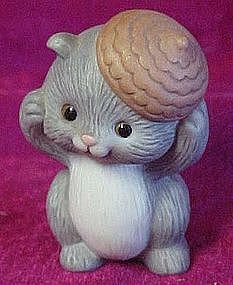 Avon porcelain grey squirel figurine 1992