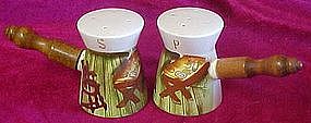 Vintage bar-B-Que theme salt & pepper shakers