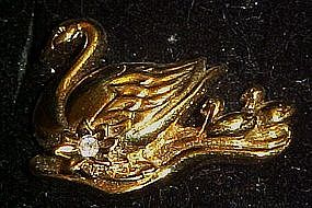 Avon Swan pin