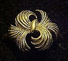 Vintage  1975 Avon Whirlwind ring, gold tone