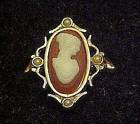 Vintage 1978 Avon cameo ring,