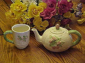 Wicker and strawberries teapot ,with free matching mug