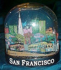 San Francisco 3-d  plastic souvenir water globe