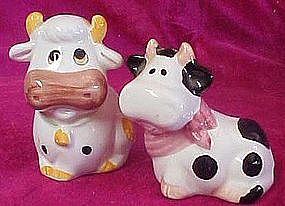 Cow salt and pepper shakers