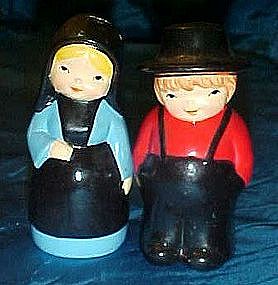 Amish couple ceramic salt and pepper shakers