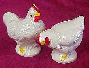 White hen and rooster salt and pepper shakers