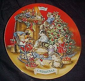 Avon annual Christmas plate, 1992 Sharing Christmas....