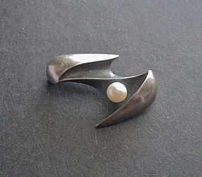 Modernist Ronald Pearson Sterling Pearl 3-D Brooch