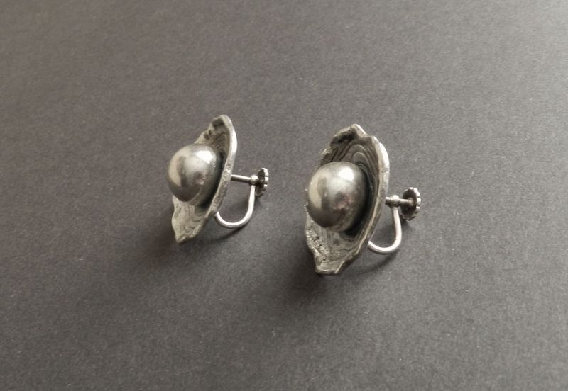 Macefield Stylized Sterling Hand Wrought Modernist Oyster Earrings MCM