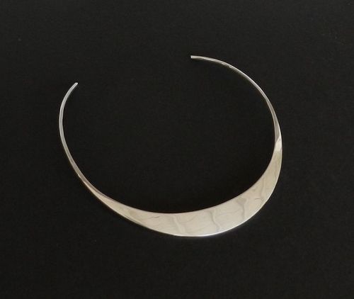 Modernist Ronald Pearson Lightly Hammered Sterling Neck Ring