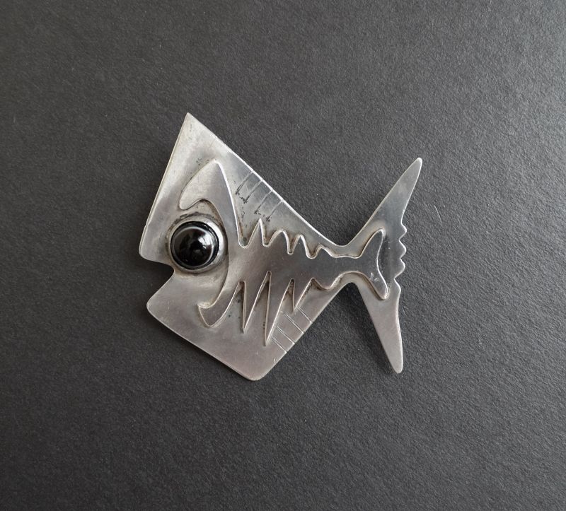 Frank Miraglia Sterling Silver Happy Fish Brooch Art Glass Eye