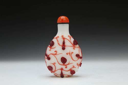 18th/ 19th Century Red Overlay Gourds Glass Snuff Bottle