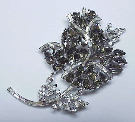 Trifari 'Alfred Philippe' gray & clear rose brooch
