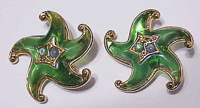 Trifari green jelly lucite gold tone starfish earrings