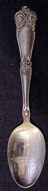 Sterling souvenir spoon:Milwaukee,Wisconsin City Hall