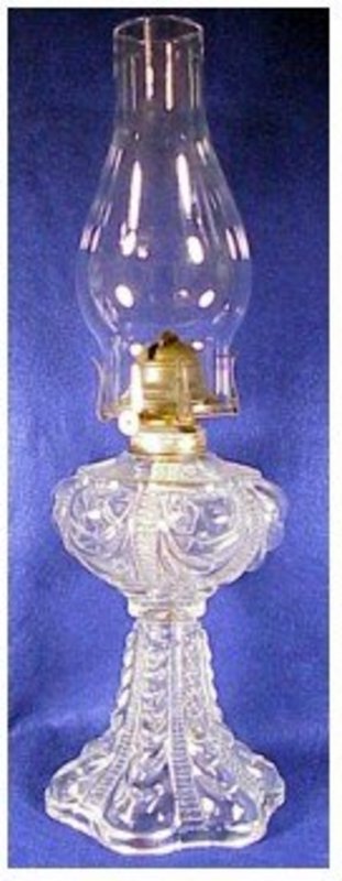 Coolidge Drape clear Kerosene lamp & chimney ( 91/4" )