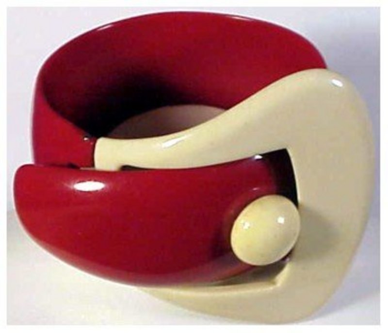 Lucite buckle bracelet  Red & White