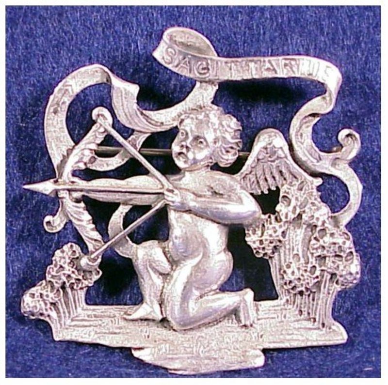 Cini sterling: Zodiac Sagitarius pin ( Nov 22 - Dec 21)